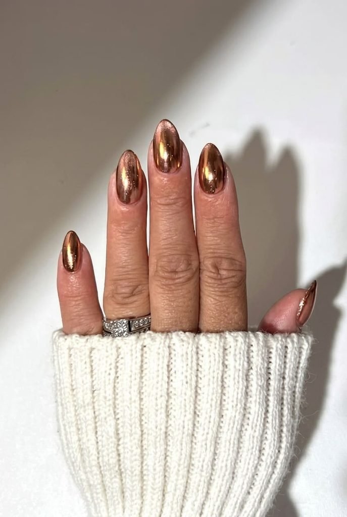 august-nails-bronze-glow-chrome